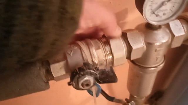 Что бывает с водяной системой при замерзании. смотреть онлайн