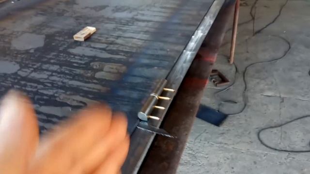 Рекомендую, защитить глаза перед просмотром. Сварка петель смотреть онлайн