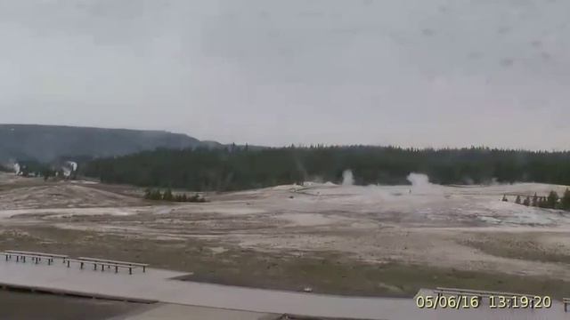 May 6, 2016 Upper Geyser Basin Daytime 4x Streaming Camera Captures смотреть онлайн