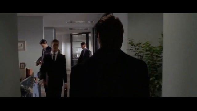 КРИСТИАН БЭЙЛ СЛУШАЕТ ПАПИЧА смотреть онлайн