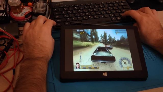 Неттоп с экраном на Intel Atom z3735f. Обзор и добавление аккумулятора для автономной работы. смотреть онлайн