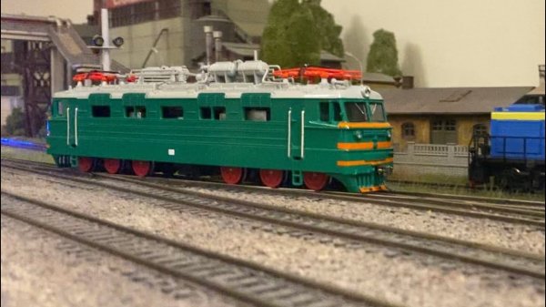 ВЛ60к модель из серии «Наши поезда» от MODIMIO с ходовкой от ROCO и декодером Modelldepo