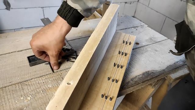 Все ГЕНИАЛЬНОЕ ПРОСТО! Отличная идея из доски и саморезов своими руками! смотреть онлайн