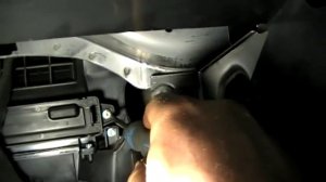 Опель Антара как поменять салонный фильтр/Opel Antara replacing salon filter