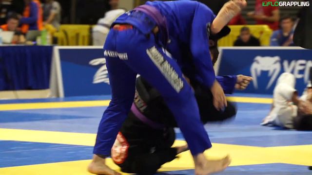 Day Two 2018 Worlds Vlog: Roberto Jimenez Becomes A Legend & More! смотреть онлайн