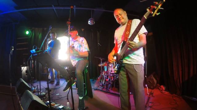 HELLO IT'S ME (TODD RUNDGREN COVER) 19 BROADWAY night club edited 3 camera 6-19-19 смотреть онлайн