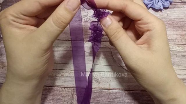 Камелия с серединкой из органзы #канзашимастеркласс #канзаши #бантикиканзаши #канзашимк