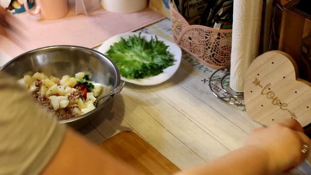 Теплый салат с консервированным тунцом - быстро, вкусно, сытно. смотреть онлайн