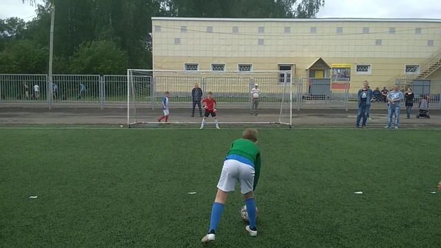 11.06.19 Команда Кедр 2009 бьет пенальти (тренировка Томск) смотреть онлайн