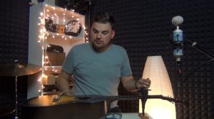 Как заменить металлические струны на акустической гитаре?