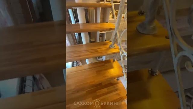 Уютный домик в Охотском для небольшой компании смотреть онлайн