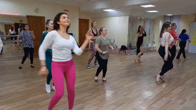 Caramelo - DJ Tronky & Marco Puma Lady Style |Kseniia Milova - Бачата Женский стиль Ксения Милова 4 смотреть онлайн