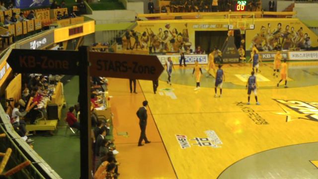 Basketball: a bit of KB Stars match in Cheongju Gymnasium 20160222 202828 смотреть онлайн