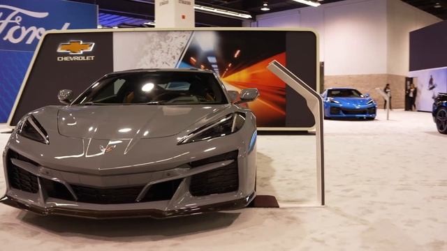Chevrolet Corvette E-Ray: First Look смотреть онлайн