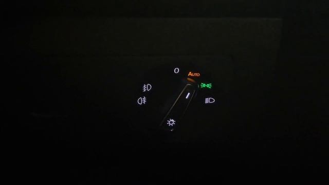 Volkswagen Tiguan Allspace 2.0 TDI R-Line 7 Speed DSG 4Motion with Winter Pack & Only 1 Owner смотреть онлайн