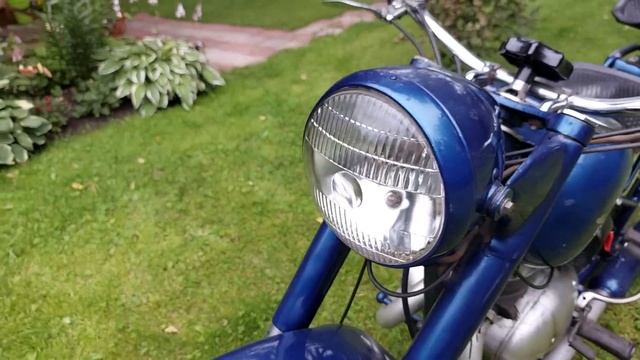 ИЖ-49 1953 г. Я владелец этого мотоцикла 40 лет. Нашел я его в п. Надежный, ЯАССР. смотреть онлайн