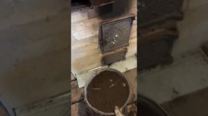 Дымит печь в бане, чистим трубу от копоти подручными средствами