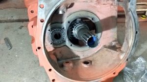 ЮМЗ 8280. Вал привода ВОМ(замена подшипника)