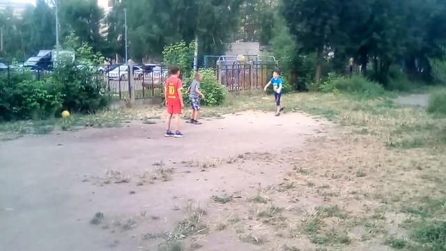 Мы сегодня играли в футбик с пацанами счёт 1:1 смотреть онлайн