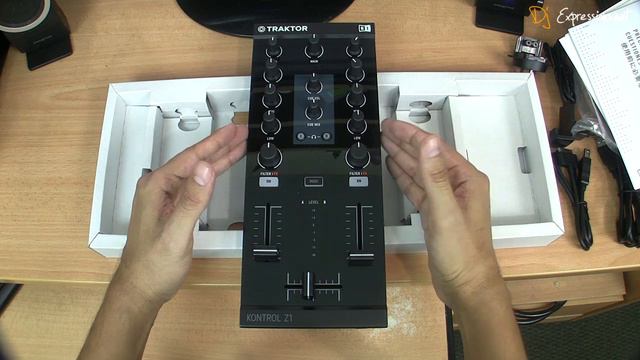 Traktor Kontrol Z1: Review & Unboxing (Castellano) смотреть онлайн