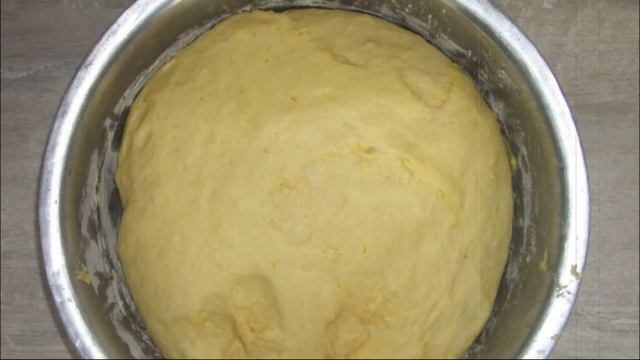 Пасхальные рецепты. Воздушный кулич с цедрой апельсина и изюмом смотреть онлайн