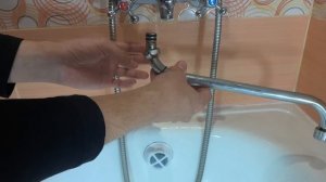 Ремонт излива смесителя. Как починить кран? Почему выпадает гусак?