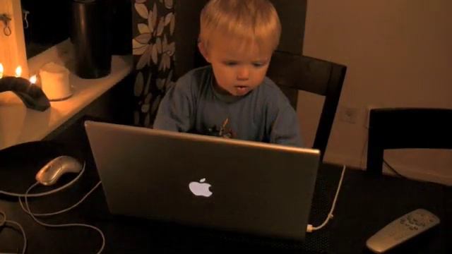 Homemade WoW Bot - a 2 year old gold farming rogue смотреть онлайн