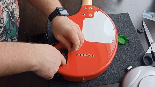 Fernandes zo-3 travel guitar часть 3 (pt. 3) сборка. смотреть онлайн
