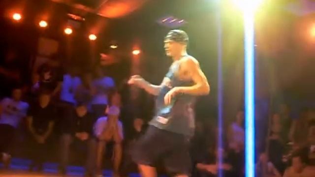 Bboy Cooper (Smart52 Crew,Kaluga City, Russia) vs. Tito смотреть онлайн