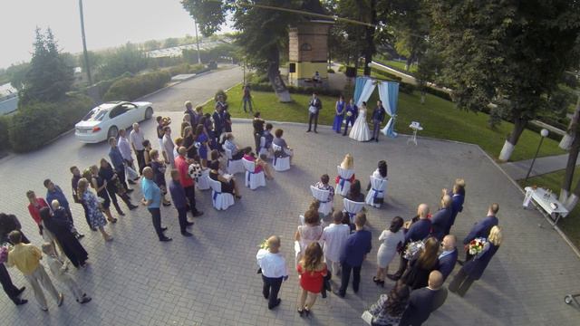 Выездная церемония бракосочетания с использованием операторского крана