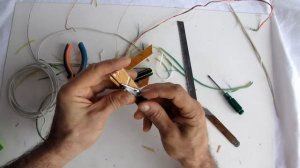 сниматель изоляции с провода, простой способ опытных электриков для сбора меди на сдачу в металл