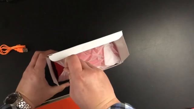 Видео обзор Колонка портативная акустическая система Charge Mini E3 аналог Цвет красный смотреть онлайн