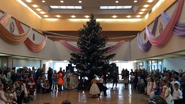 Танец кукол на новогоднем утреннике. Реверанс. 2014 год смотреть онлайн