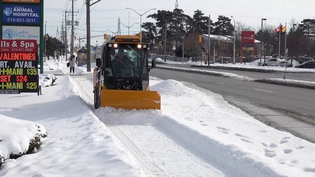 Trackless Double Trip Plow with Rear Spreader on the MT7 смотреть онлайн