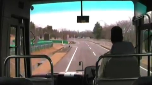 Водителя автобуса настигло землетрясение смотреть онлайн