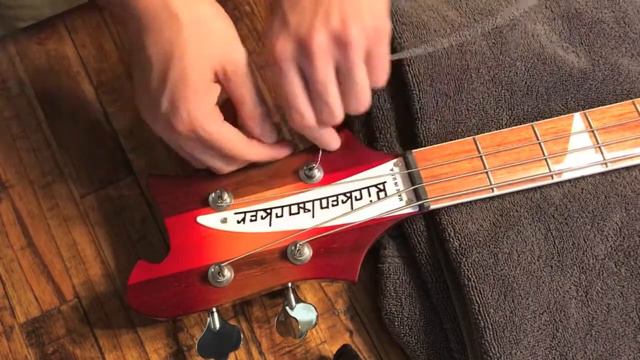 How To Restring a Bass Guitar смотреть онлайн