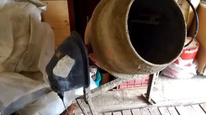 Бетоносмеситель б/у Парма Б-121Э в рабочем состоянии.