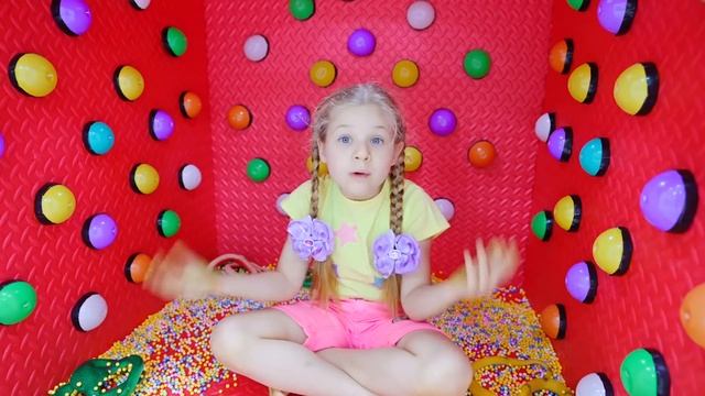 Diana ve Roma ile 100 Gizem Düğmeleri, Sadece Biri Meydan Okumadan Kurtulamnızı Sağlar смотреть онлайн