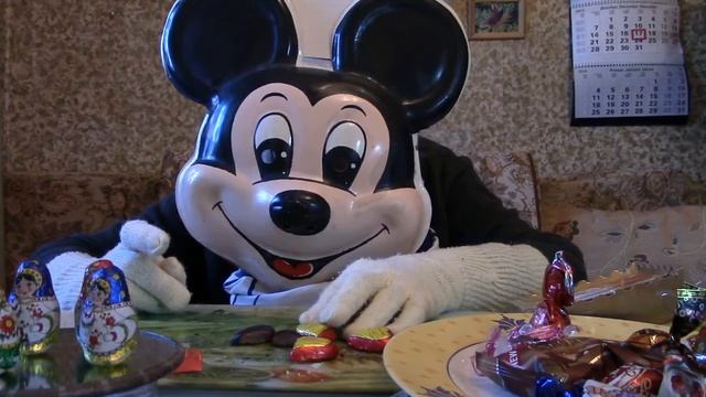 Шоколад. Chocolate. Конфеты. "Сердечки". hearts. Candy. [ Микки Сладкоежка ] смотреть онлайн