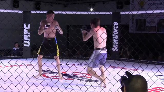 КуZня 4 Бои - Никита Кенгуру vs Владислав Чубенко смотреть онлайн