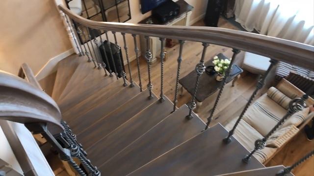 Межэтажная лестница из дуба в Таунхаусе смотреть онлайн