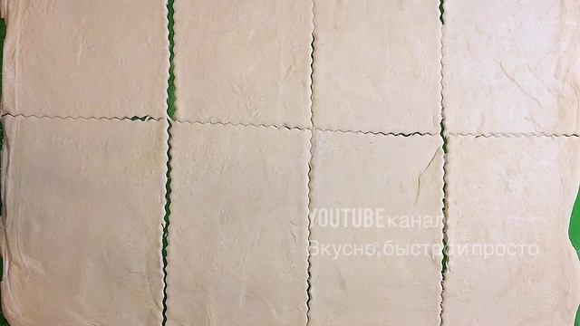 Хрустящие СЛОЕНЫЕ ПИРОЖКИ с яблочной начинкой смотреть онлайн