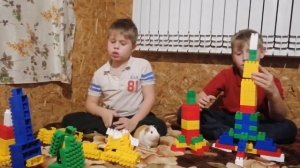 Как построить космические  ракеты из конструктора кроха. Лего AV