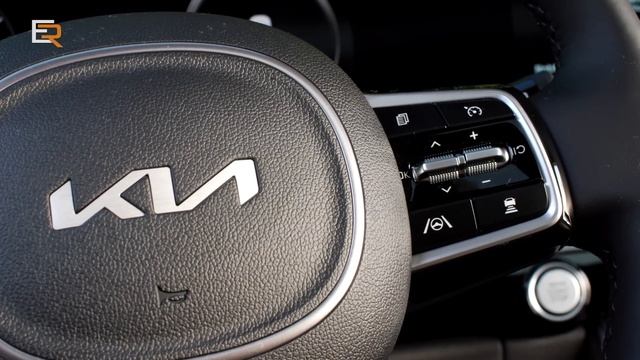 2022 Kia Carnival Review // It's a Looker and It's NOT a Minivan - Kinda смотреть онлайн