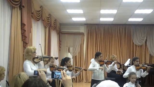 Ансамбль скрипачей дмш 33