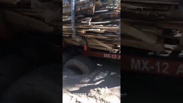 Лесной тракторный прицеп. Работа привода колес. Бездорожье. смотреть онлайн