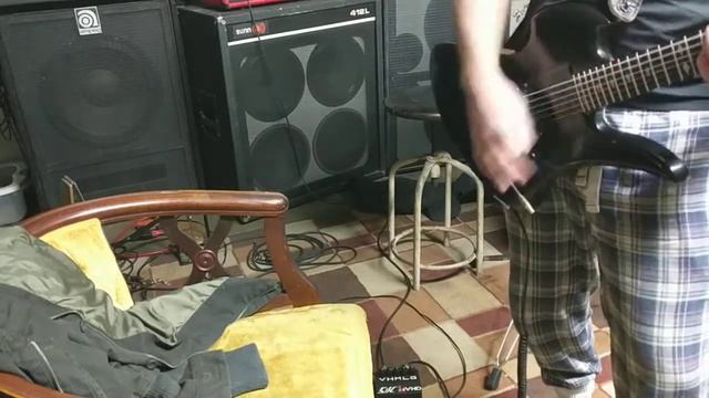 Funning off with a GK Backline 600 and a VHD pedal смотреть онлайн