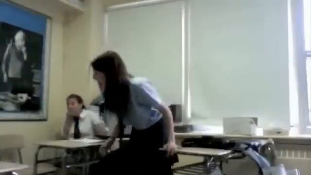 Короткая юбка докрутилась смотреть онлайн