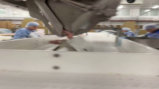 Дозирование куриной разделки Ручная укладка смотреть онлайн