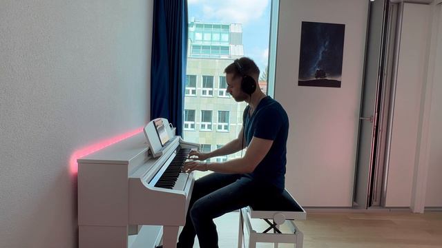 Jessie J - Flashlight | Flowkey Level 2/4 Piano Version смотреть онлайн